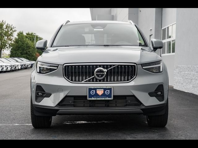 2025 Volvo XC40 Plus Bright Theme