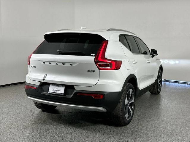 2025 Volvo XC40 Plus Bright Theme