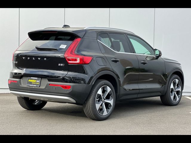 2025 Volvo XC40 Plus Bright Theme