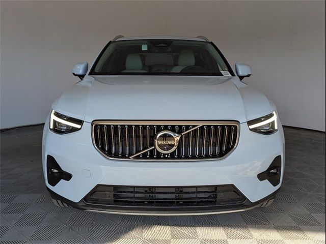 2025 Volvo XC40 Plus Bright Theme