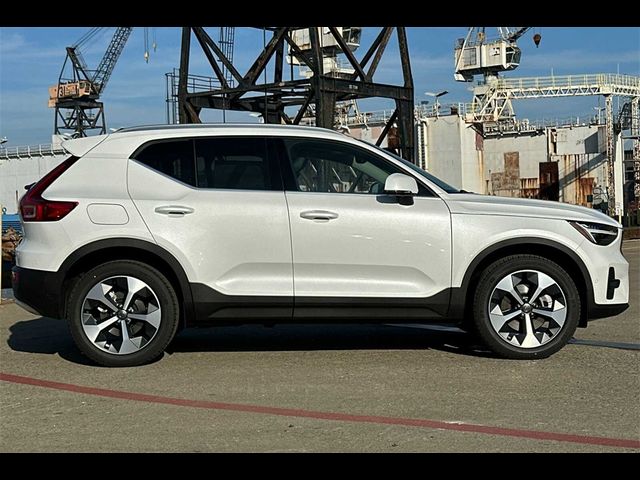 2025 Volvo XC40 Plus Bright Theme