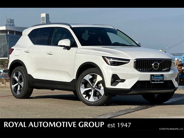 2025 Volvo XC40 Plus Bright Theme