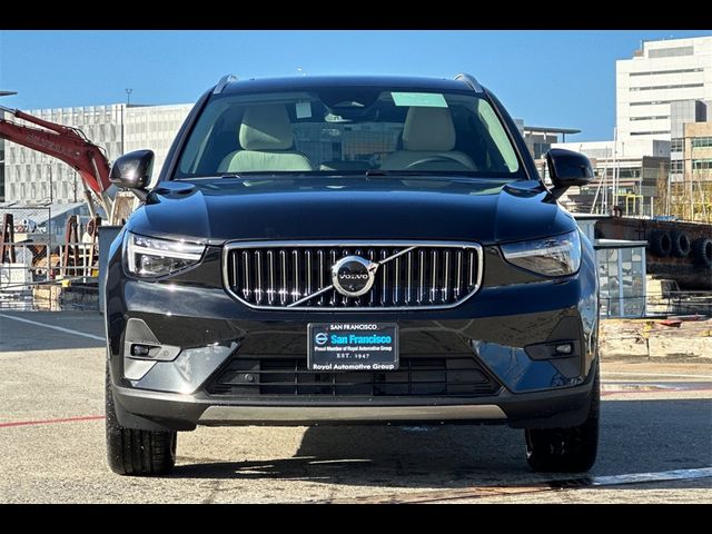 2025 Volvo XC40 Plus Bright Theme