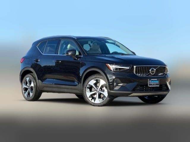 2025 Volvo XC40 Plus Bright Theme