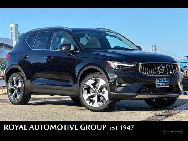 2025 Volvo XC40 Plus Bright Theme