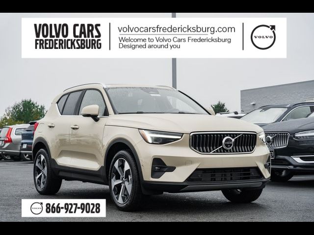 2025 Volvo XC40 Plus Bright Theme