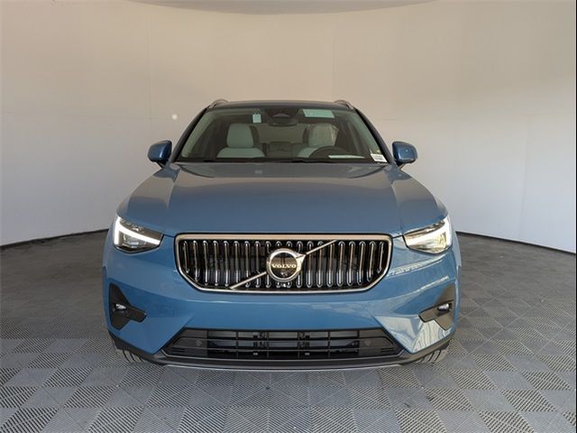 2025 Volvo XC40 Plus Bright Theme