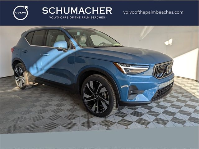 2025 Volvo XC40 Plus Bright Theme