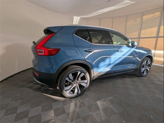 2025 Volvo XC40 Plus Bright Theme