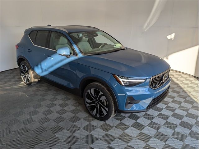 2025 Volvo XC40 Plus Bright Theme