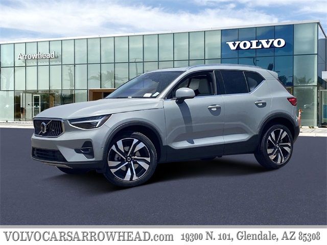 2025 Volvo XC40 Plus Bright Theme