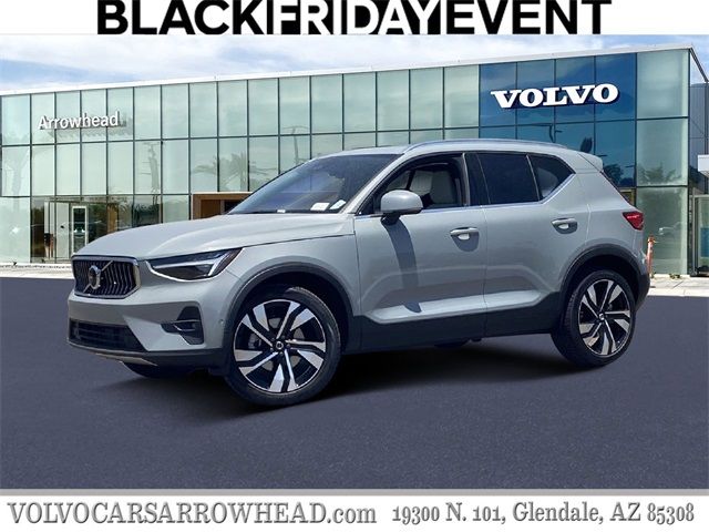 2025 Volvo XC40 Plus Bright Theme