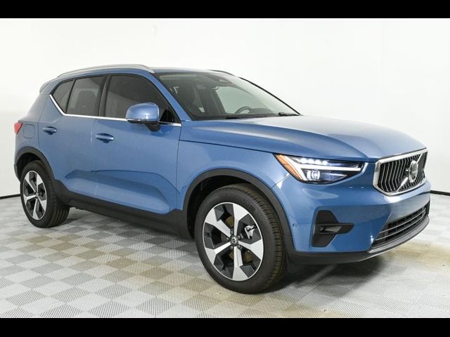 2025 Volvo XC40 Plus Bright Theme