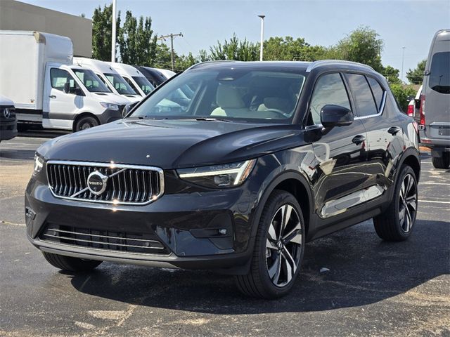 2025 Volvo XC40 Plus Bright Theme