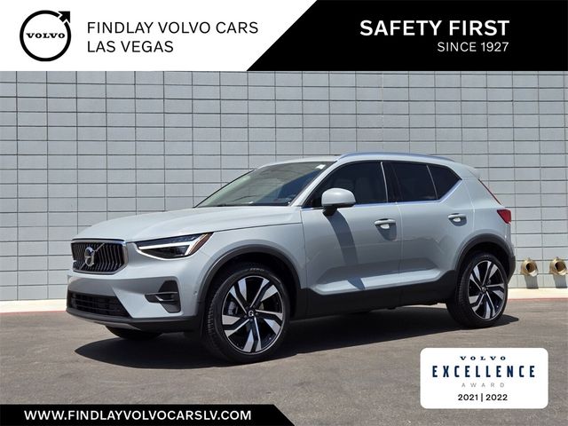 2025 Volvo XC40 Plus Bright Theme