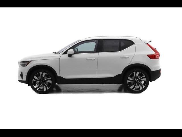 2025 Volvo XC40 Plus Bright Theme