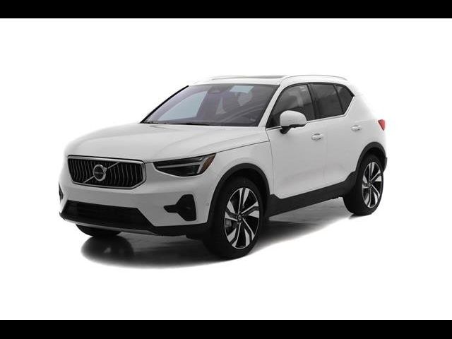 2025 Volvo XC40 Plus Bright Theme