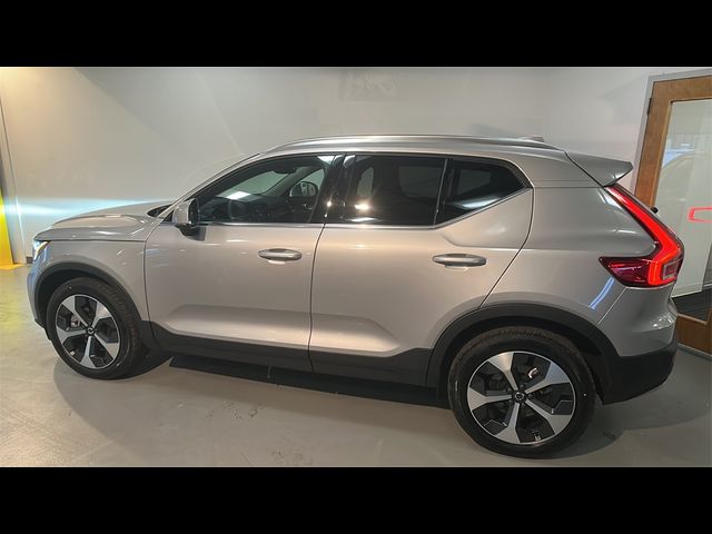 2025 Volvo XC40 Plus Bright Theme