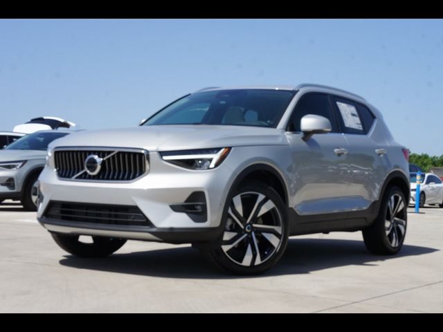 2025 Volvo XC40 Plus Bright Theme