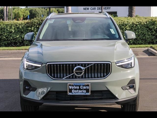 2025 Volvo XC40 Plus Bright Theme