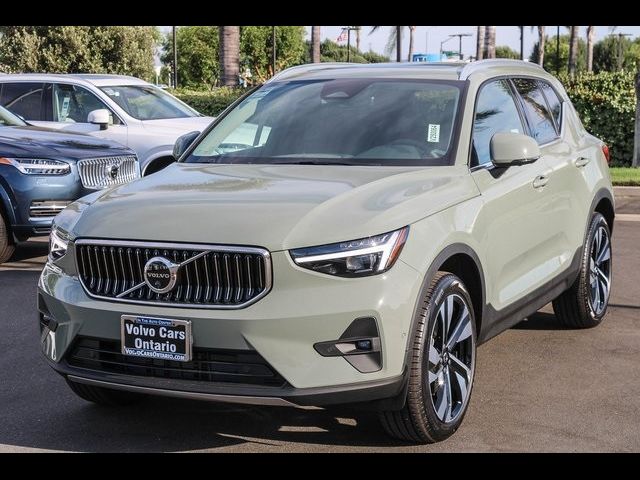 2025 Volvo XC40 Plus Bright Theme