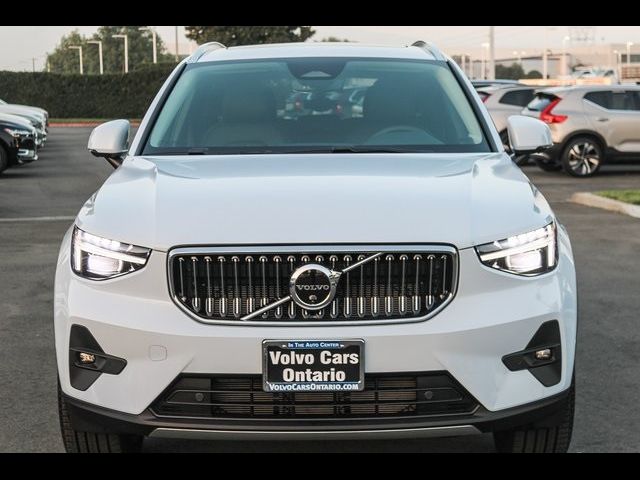 2025 Volvo XC40 Plus Bright Theme