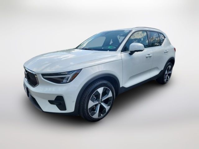 2025 Volvo XC40 Plus Bright Theme