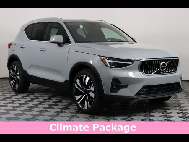 2025 Volvo XC40 Plus Bright Theme