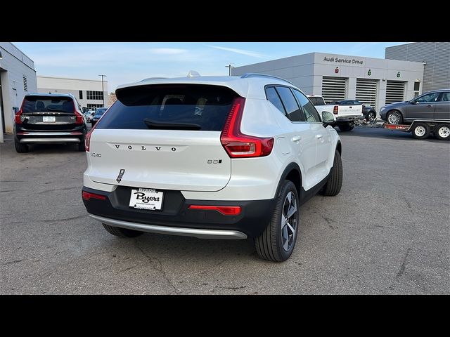 2025 Volvo XC40 Plus Bright Theme