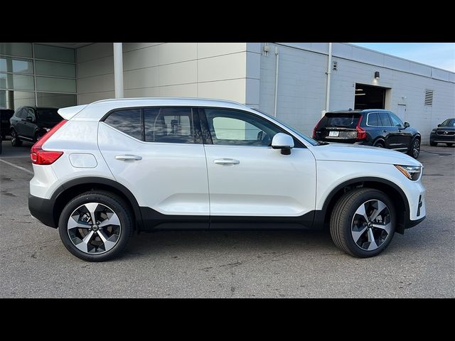 2025 Volvo XC40 Plus Bright Theme