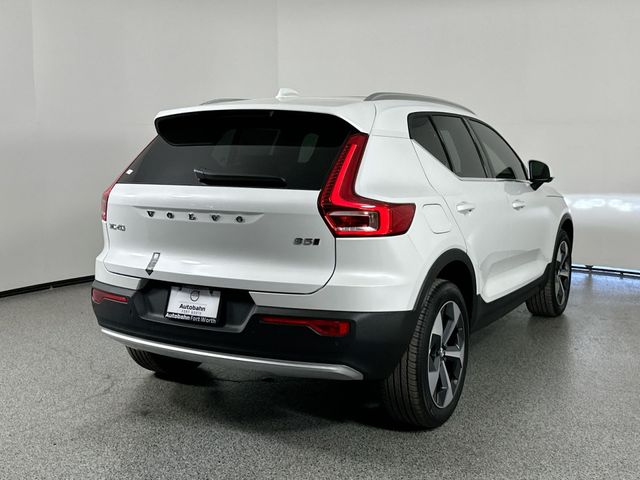 2025 Volvo XC40 Plus Bright Theme