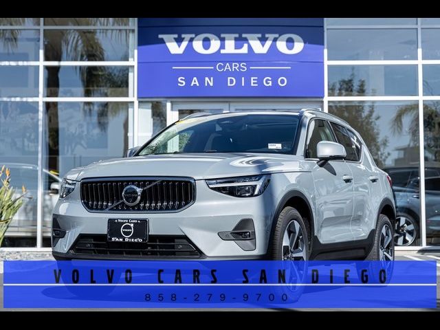 2025 Volvo XC40 Plus Bright Theme