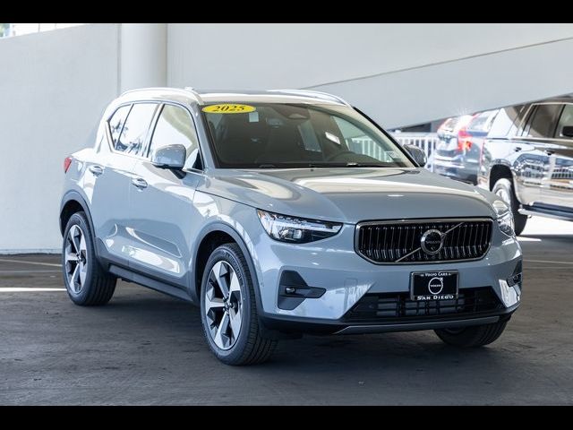 2025 Volvo XC40 Plus Bright Theme