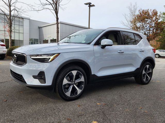 2025 Volvo XC40 Plus Bright Theme