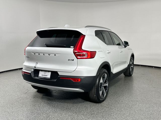 2025 Volvo XC40 Plus Bright Theme