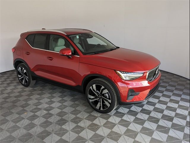 2025 Volvo XC40 Plus Bright Theme