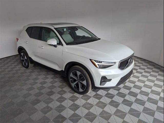 2025 Volvo XC40 Plus Bright Theme