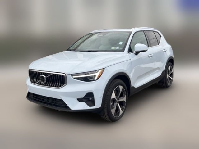 2025 Volvo XC40 Plus Bright Theme