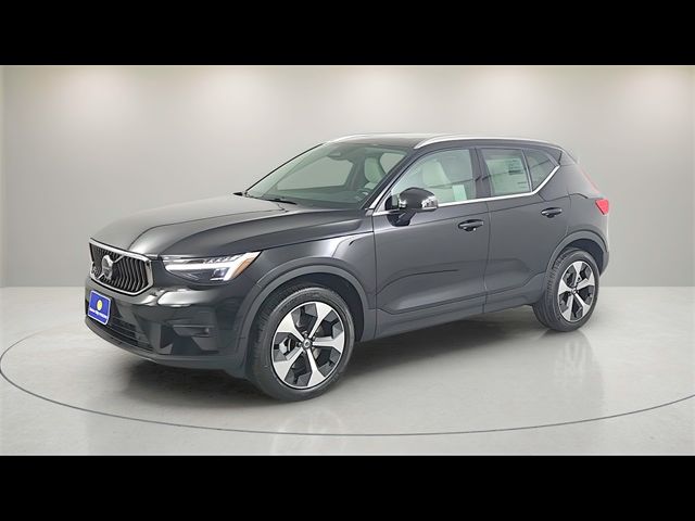 2025 Volvo XC40 Plus Bright Theme