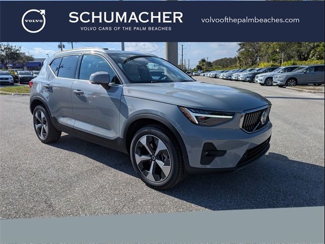 2025 Volvo XC40 Plus Bright Theme