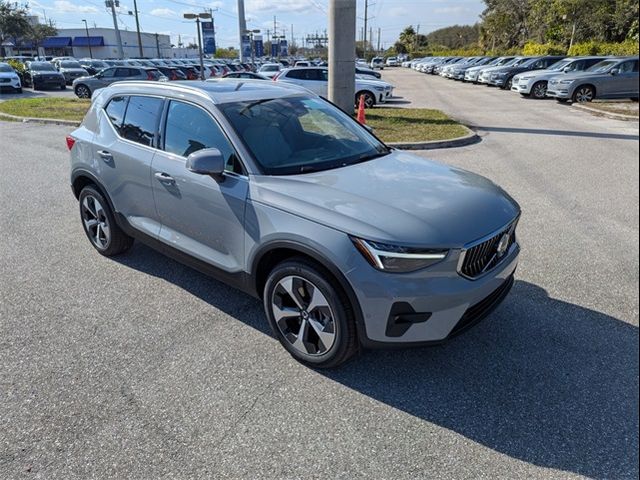 2025 Volvo XC40 Plus Bright Theme