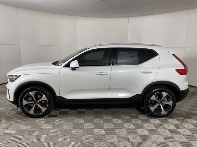 2025 Volvo XC40 Plus Bright Theme