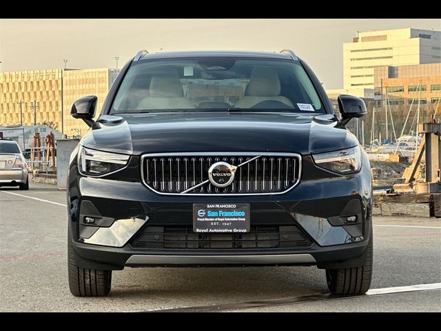 2025 Volvo XC40 Plus Bright Theme