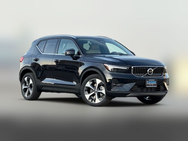 2025 Volvo XC40 Plus Bright Theme