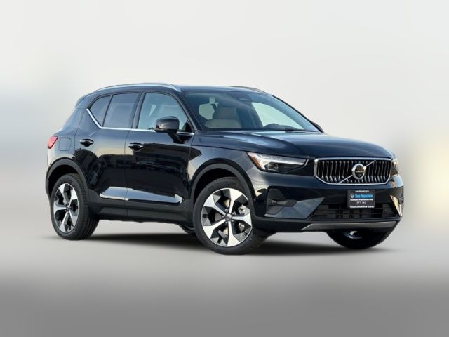 2025 Volvo XC40 Plus Bright Theme