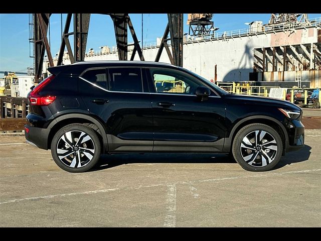 2025 Volvo XC40 Plus Bright Theme