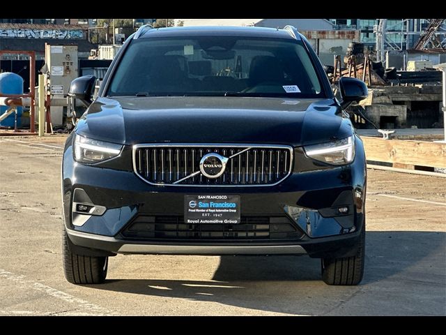 2025 Volvo XC40 Plus Bright Theme