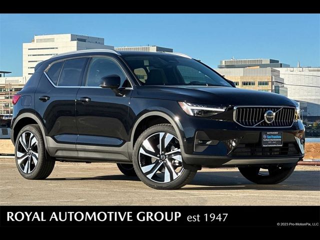 2025 Volvo XC40 Plus Bright Theme