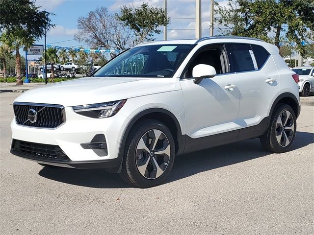 2025 Volvo XC40 Plus Bright Theme