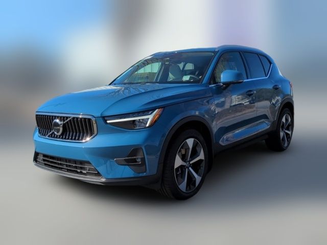 2025 Volvo XC40 Plus Bright Theme